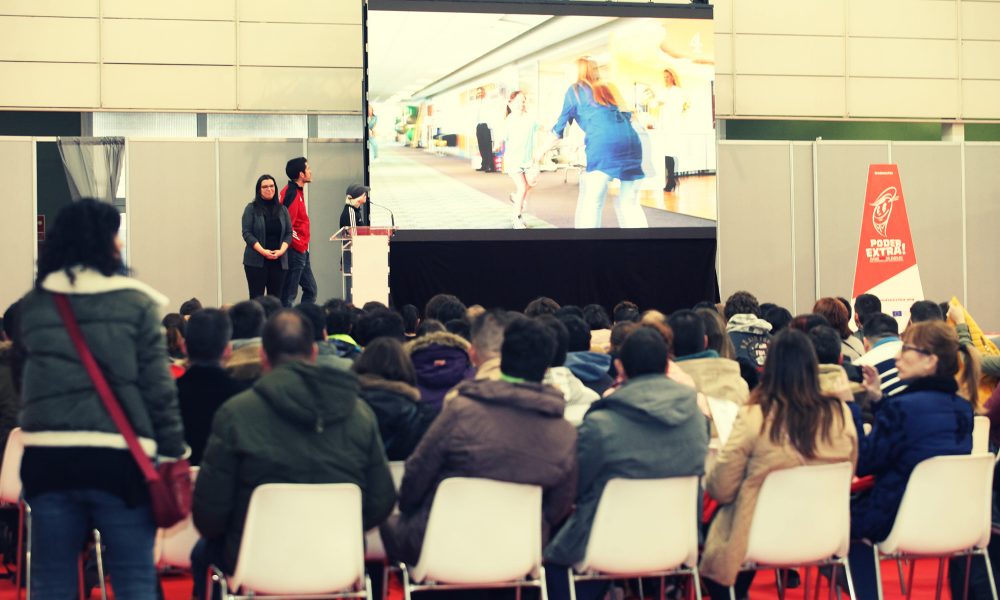 Marta Arce dando una charla en el Game de empleo de Madrid.